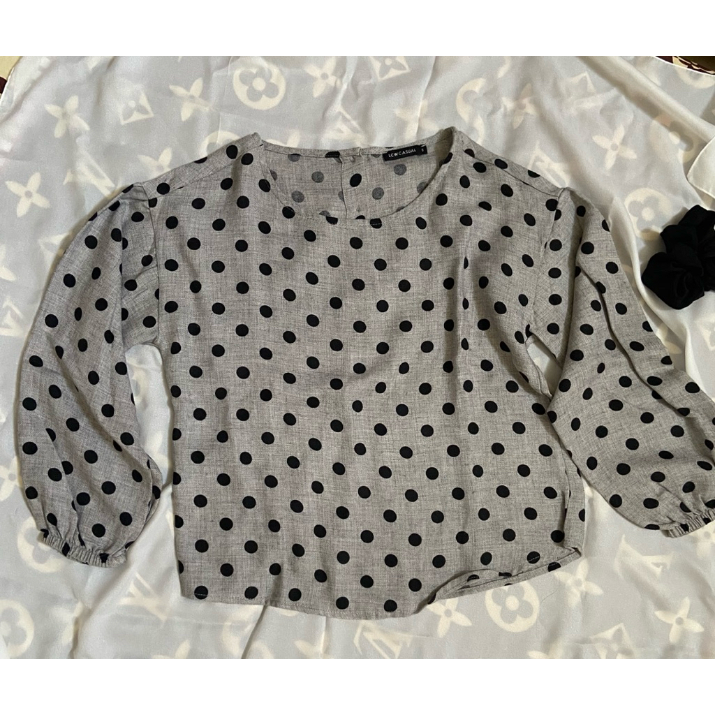 PRELOVED LC WAIKIKI BLOUSE ABU POLKADOT