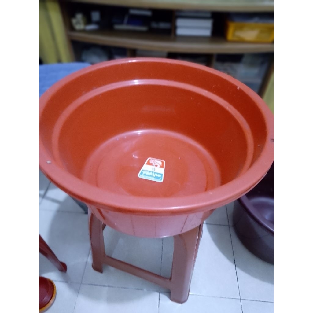 ember merah plastik
