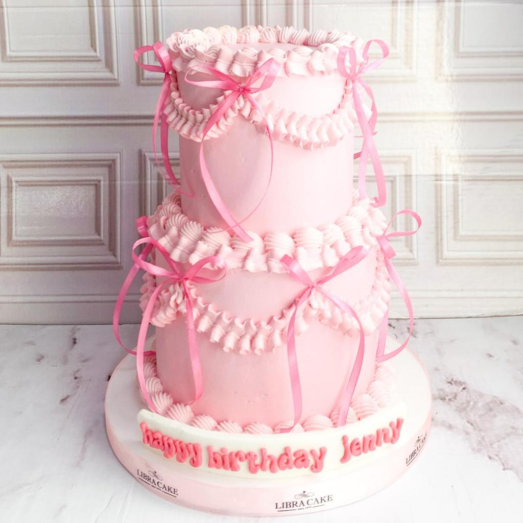 

Kue Ulang Tahun/Birthday Cake/Kue Birthday Tema Ribbon Pink/Kue Birthday jakarta/Kue 2 Tingkat
