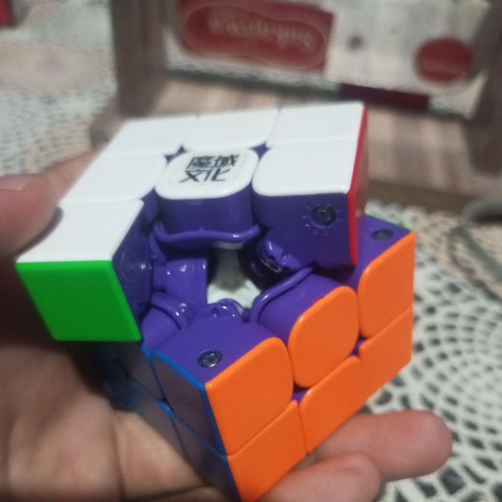 [SECOND] MoYu Weilong WRM 2021 Maglev Purple Internal 3x3 Speedcube with Changeable Magnet Settings 