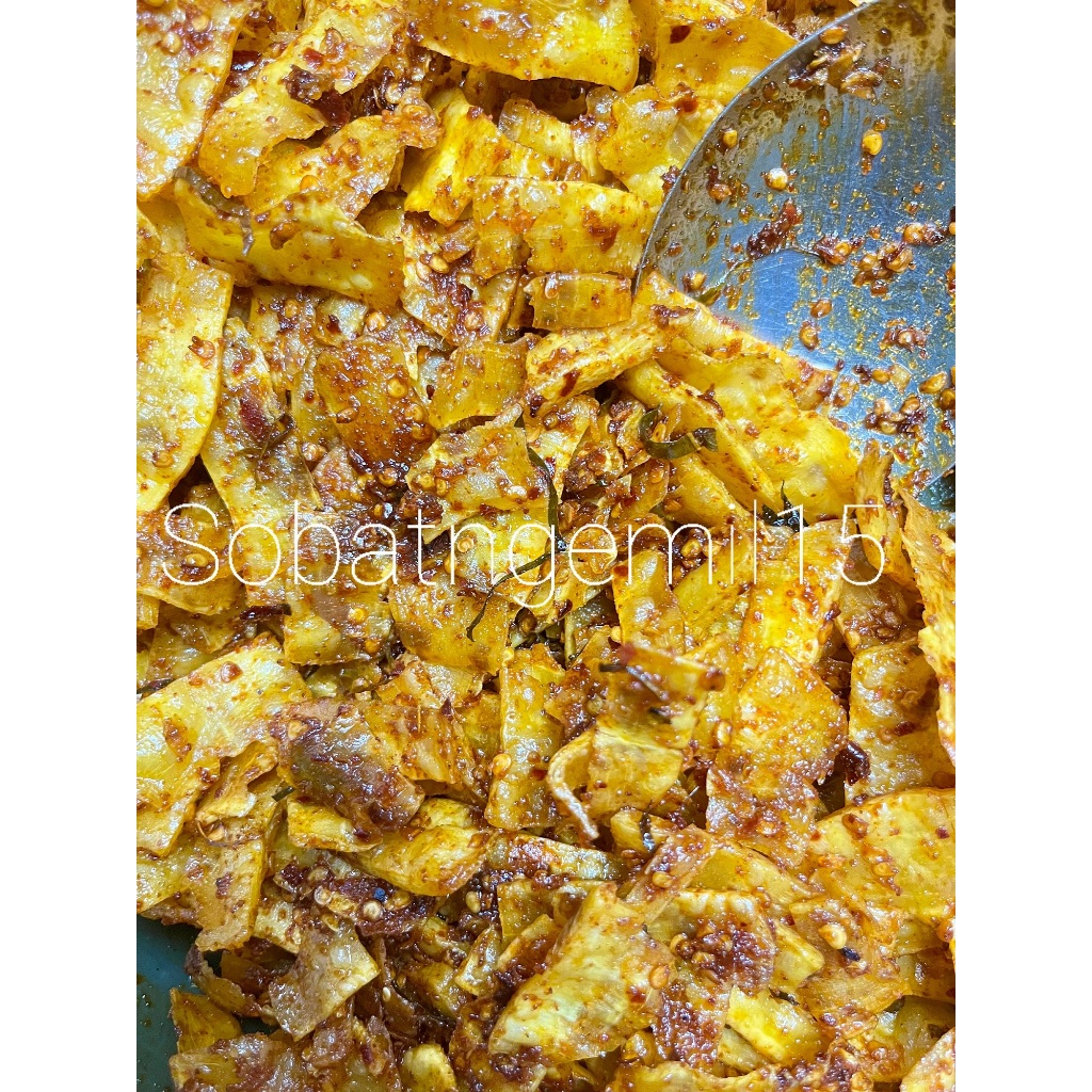 

Singkong Krispy Stik 500g Bumbu Balado Pedas Exstra Daun Jeruk/Kripik Singkong Stik Gurih Renyah