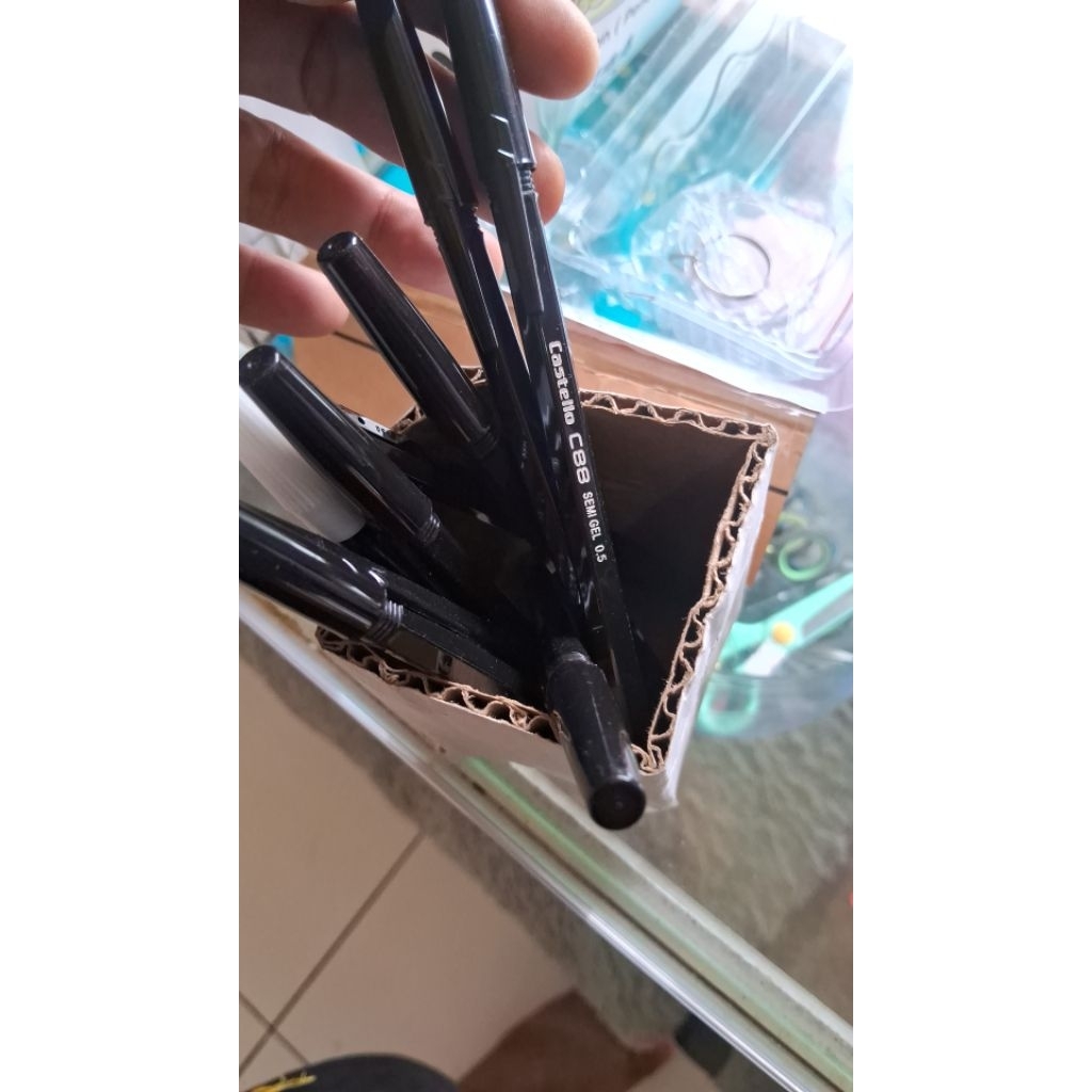 

pulpen alat tulis pilot