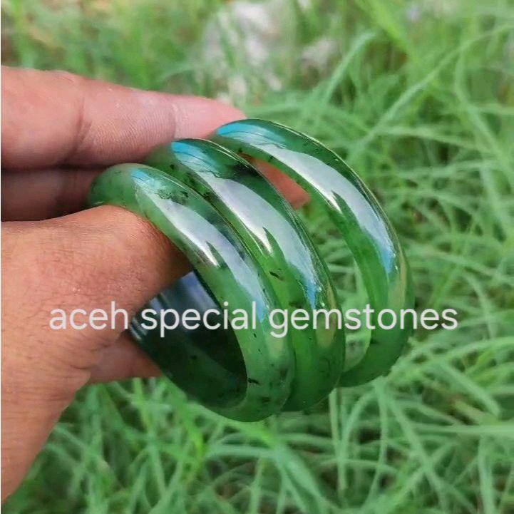 gelang bangle batu giok jadeite jade hijau, 100% natural jadeite jade, bisa custom dimensi dan ukura