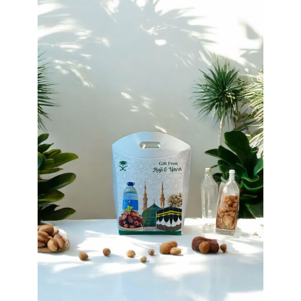 

Dus tas oleh oleh haji dan umrah / paper bag / sauvenir