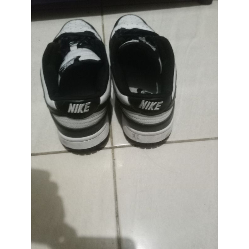 sb dunk panda second