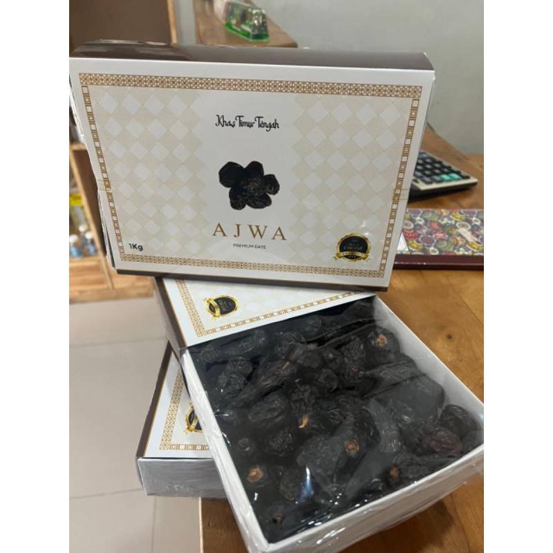 

KURMA AJWA 500gr/ KURMA AJWA MADINAH/ KURMA NABI