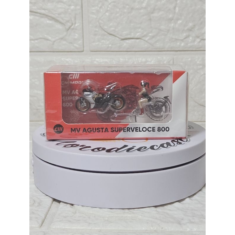 CM MV AGUSTA SUPERVELOCE 800 WITH FIGURE