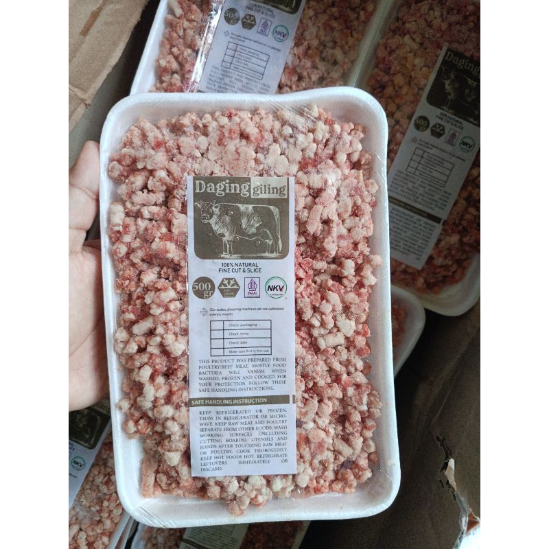 

Daging sapi giling 500gr (label halal dan nkv)