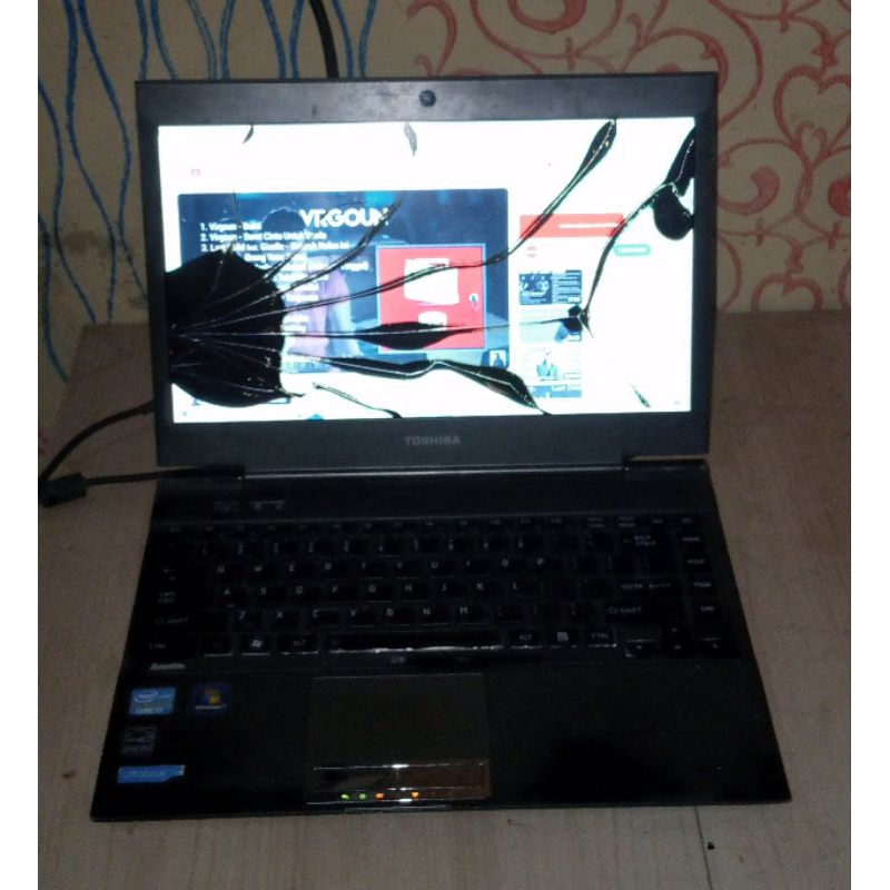 Laptop Slim Toshiba Satellite Z930 Core i7-3667U SSD 256gb Ram 3gb Minus