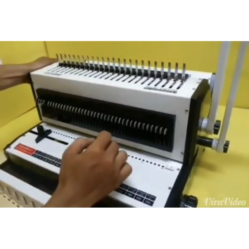 

Mesin Jilid Ring Kawat Plastik 2in1 Folio 3:1 F4 Double Function Comb and Wire pitch 3:1 CW1250 SECURE Binder Machine CW-1250