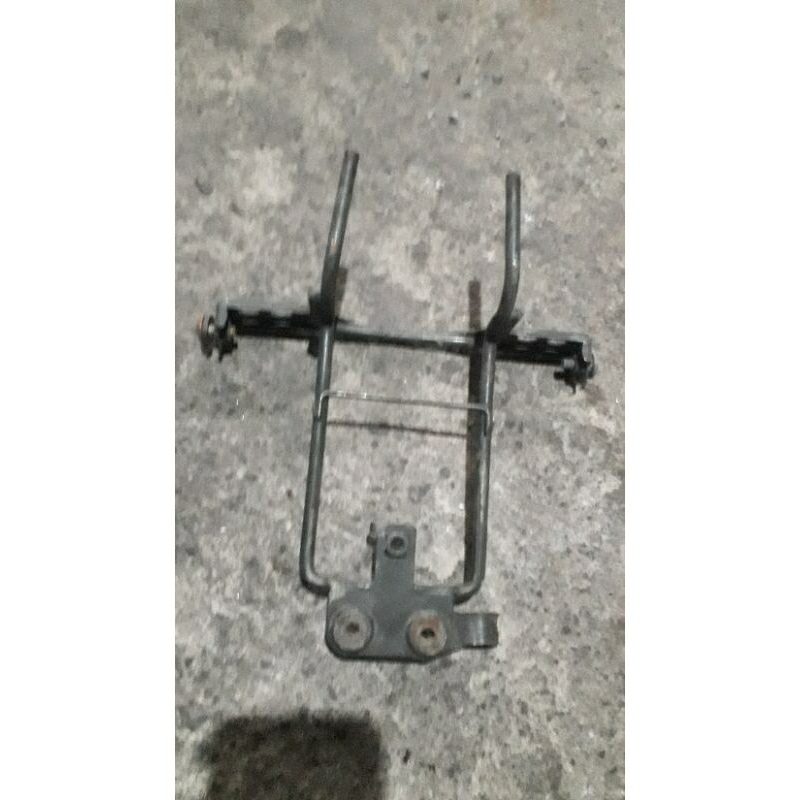 Pangkon Dudukan Breket Lampu Depan Suzuki Satria Fu F Original Bekas Copotan Motor Second 2nd