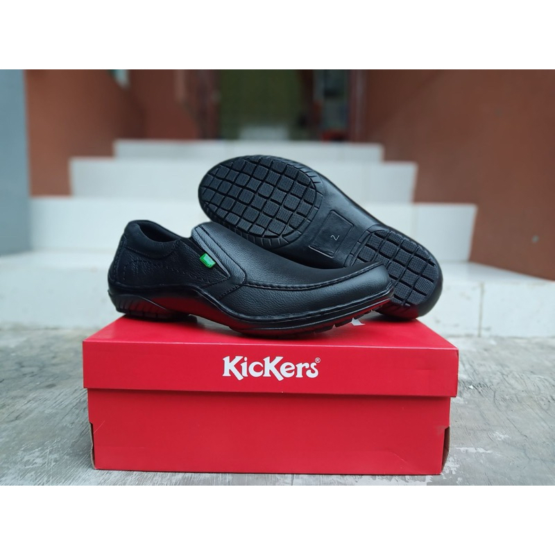 sepatu kulit merek kickers 245 Sepatu kantor Sepatu casual Sepatu formal
