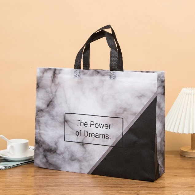 

Varian M-39 / Tas Jinjing / Tas Belanja / Tas Spunbond / Tas Souvenir / Tas Jinjing Wanita / Tas Lipat / Tas Kado / Kantong Belanja