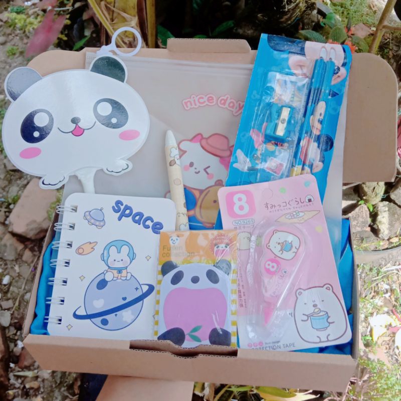 

GIFT BOX KADO ULANG TAHUN HAMPERS ATK SET ALAT TULIS
