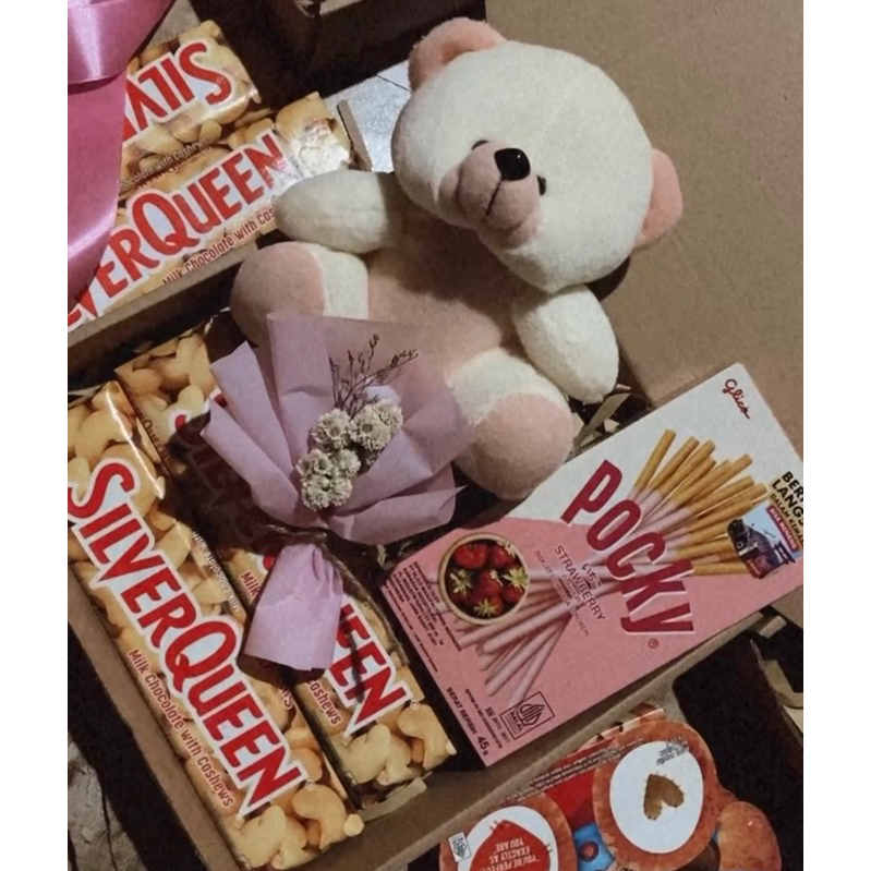 

hampers cewe /hampers boneka / hampers valentine banjarmasin / hampers coklat