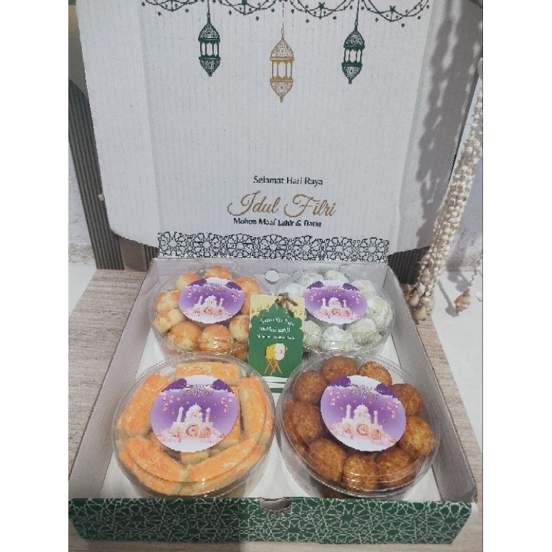 

HAMPERS KUKER LEBARAN ISI4