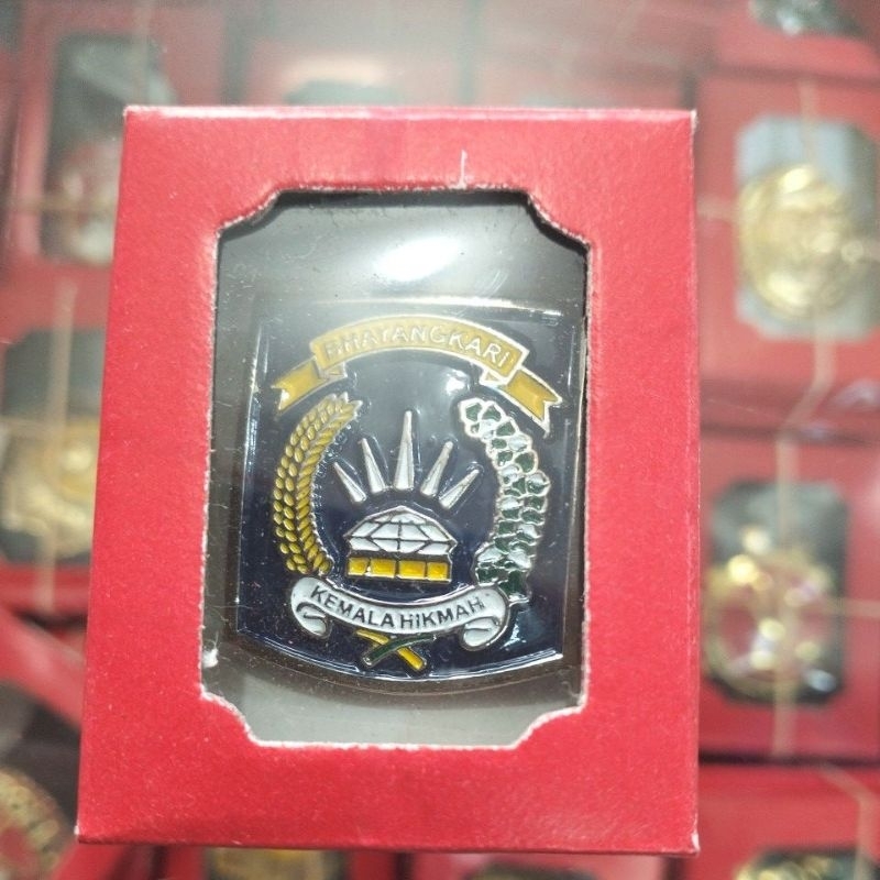 PIN BHAYANGKARI COR TEBAL PREMIUM PENITI