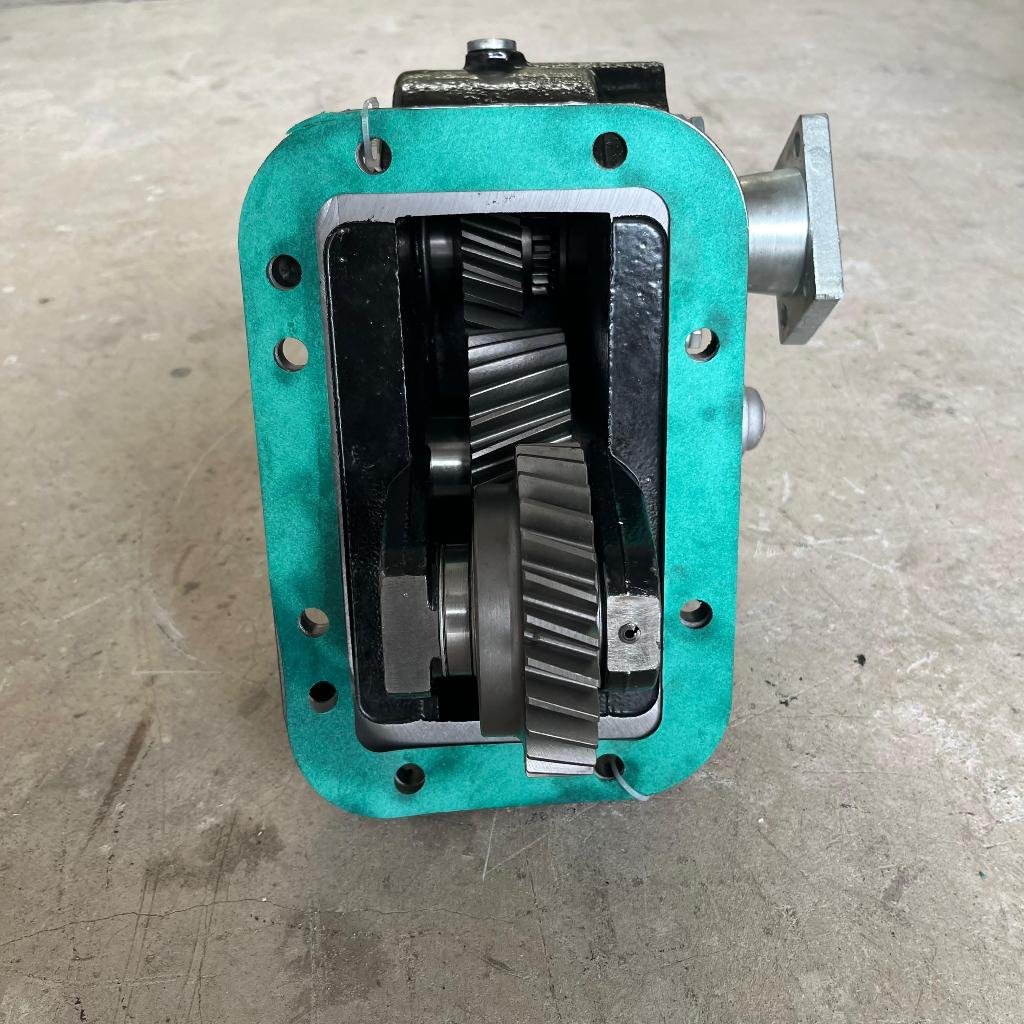 PTO ISUZU 240 [6HK1]