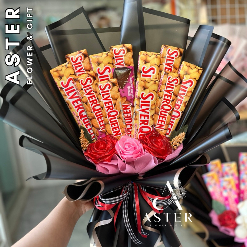 

Buket Silverqueen Coklat Jumbo / Buket Coklat Valentine Bunga