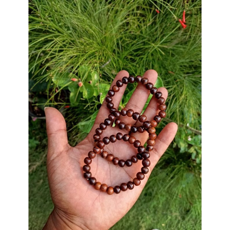 gelang stigi tenggelam dalam air