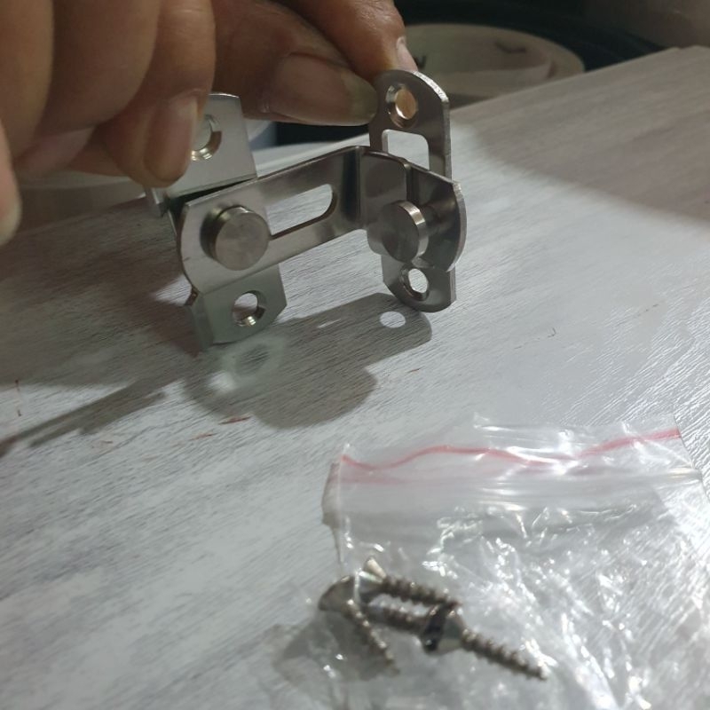 kancing grendel pintu geser dorong siku L chrome