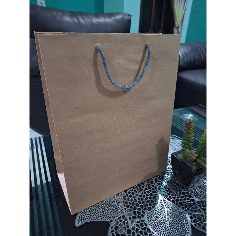 

Paper bag Jumbo isi 12pcs (26×12×33)
