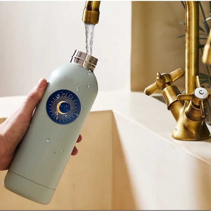 

CETAK STIKER WATERPROOF MAKANAN MINUMAN LABEL OLSHOP MURAH SUDAH CUTTING BAHAN PREMIUM