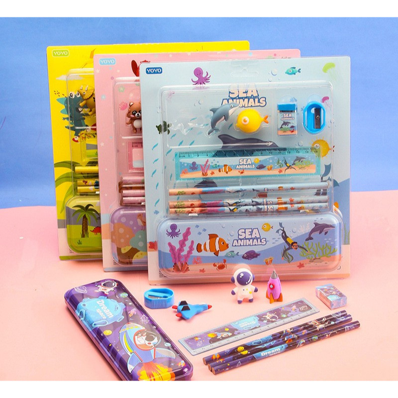 

SET ATK GIFT BOX KIDS ANAK MOTIF ASTRONOT DINOSAURUS ANIMAL OCEAN PENSIL PENGGARIS PENGHAPUS RAUTAN / 1 SET PENCIL ERASER 3D HADIAH P13 #KIDSPARKLE
