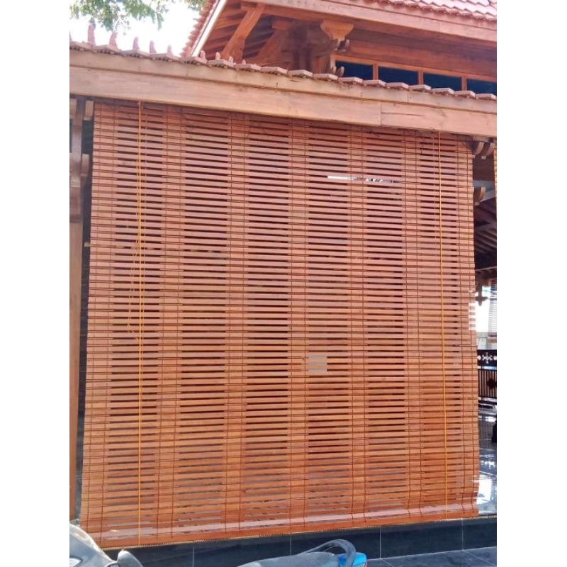 Tirai gulung kayu motif + tali katrol