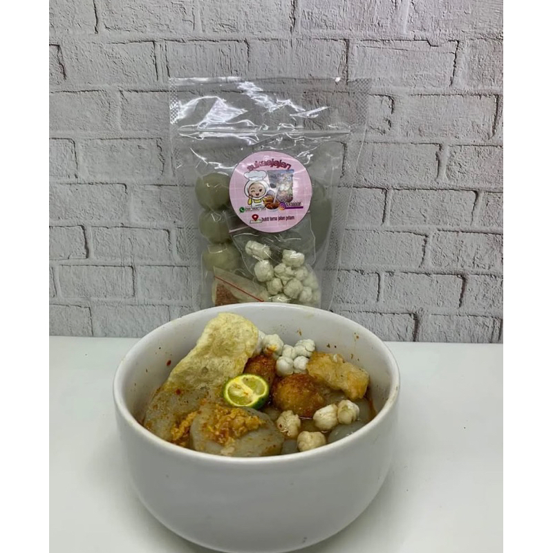 

boci ayam suwir chili oil