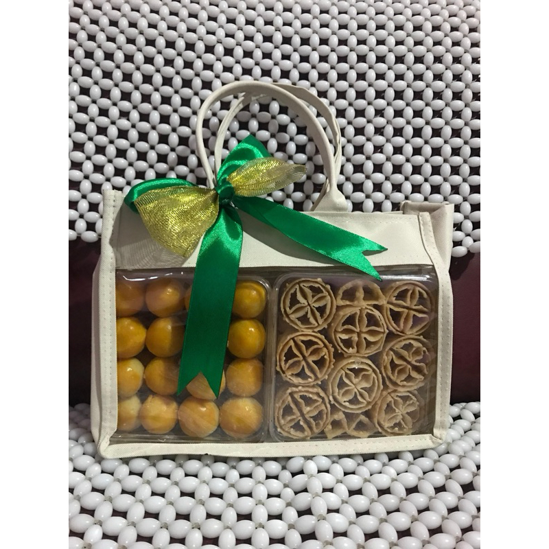 

HAMPERS LEBARAN 2 BOX