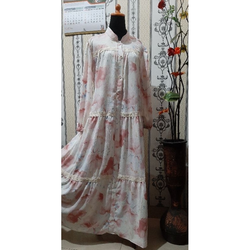 Gamis putih motif bunga