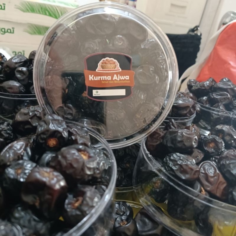 

Kurma Ajwa Toples