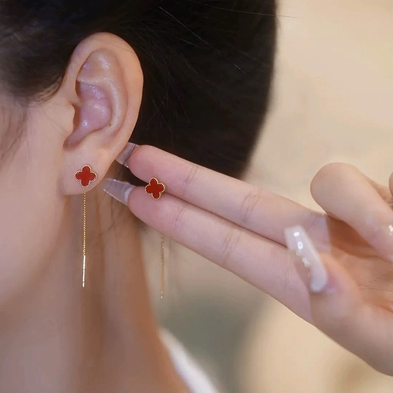 Anting Juntai Wanita Titanium Klover Merah
