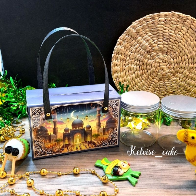 

( isi 5 pcs / @ 8.000 ) BOX/ DUS IDUL FITRI UKURAN 19 x 9 x 12 ISI 2 TOPLES PET JAR