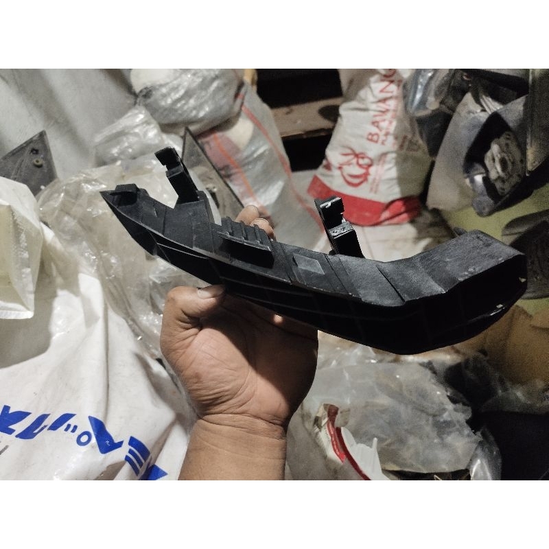 breket headlamp kia Picanto 2013 2014 original