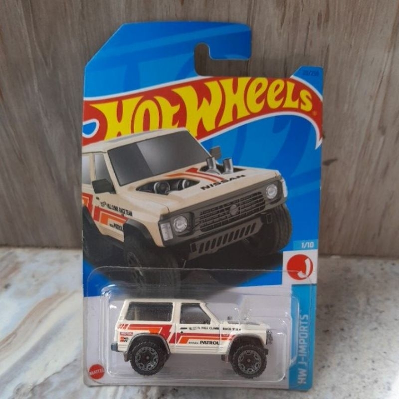 Hot Wheels Nissan Patrol Custom