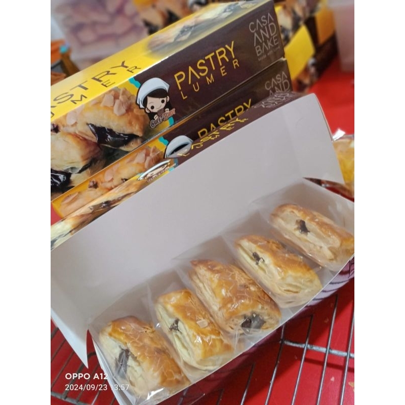 

Pastry Lumer Chee-Bhot