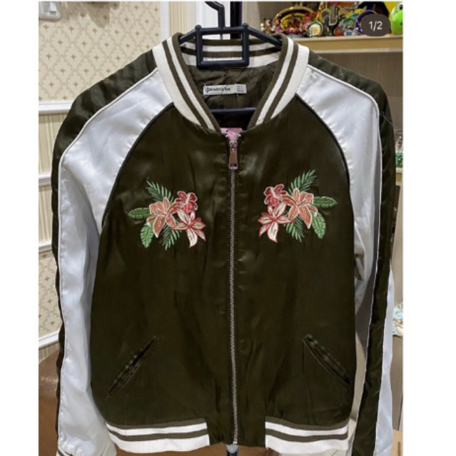 stradivarius bomber jacket - size s