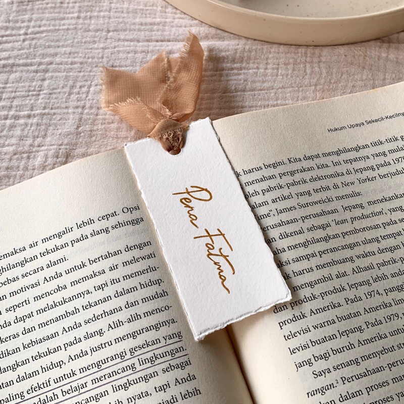 

Bookmark / Bookmark Aesthetic / Bookmark Buku / Bookmark Custom / GOLD INK BOOKMARK NAME