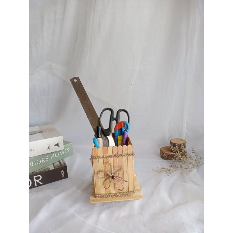 

Tempat pensil stik es krim kerajinan tangan