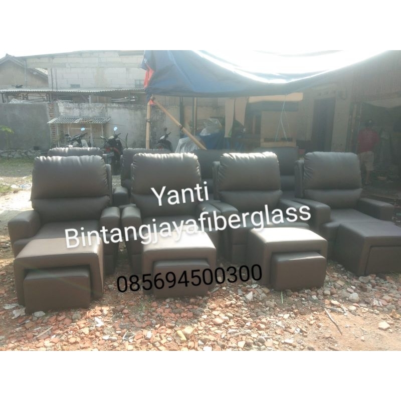 sofa refleksi atau sofa nail art–pasang kuku palsu,kursi terapi atau pijat