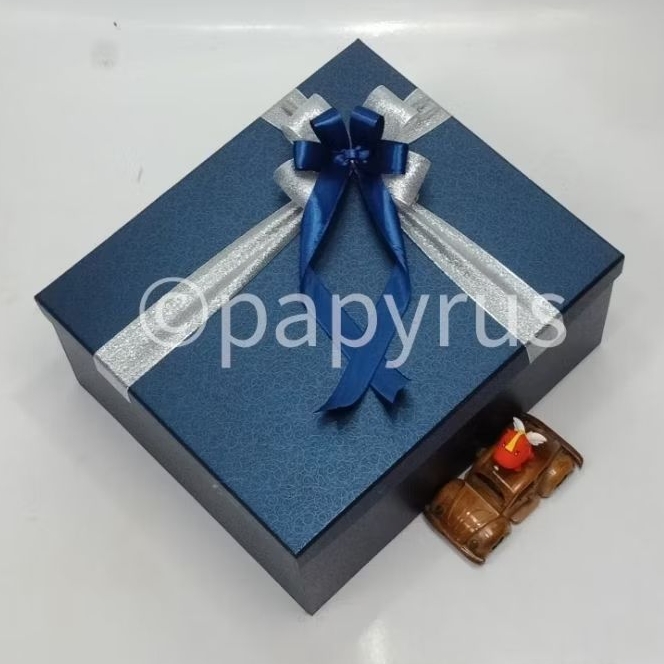 

PAPYRUS 30x35 Tinggi 15cm Kotak Kado Gift Box Hadiah V2