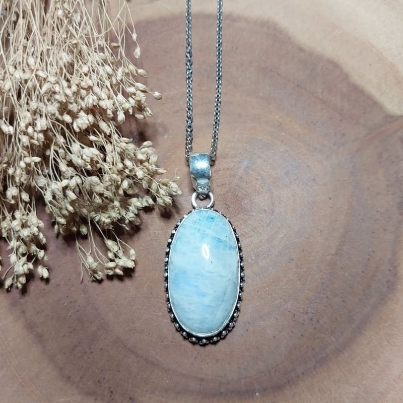 Natural white blue sheen moonstone pendant (liontin)