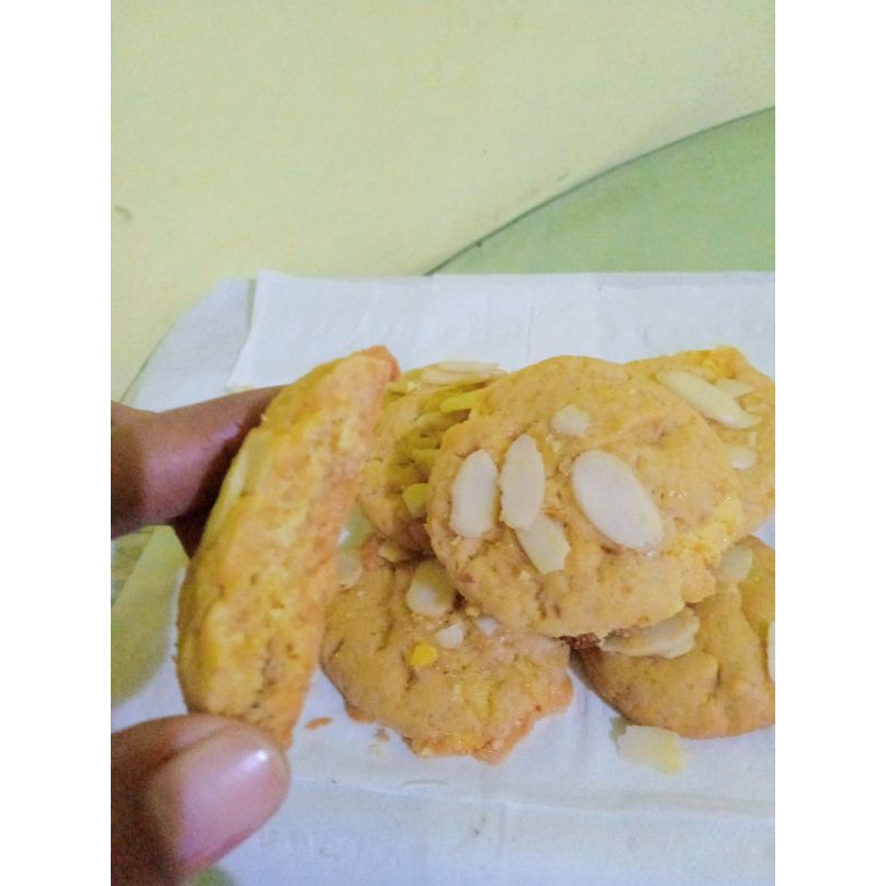 

croissant almond cheese | cookies almond | kue lebaran
