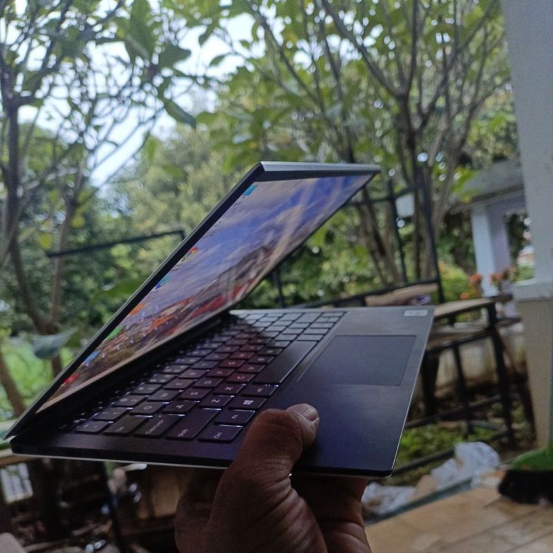 DELL XPS 13 7390 ULTRABOOK CORE i7 GEN 10th RAM 8 SSD 512 BACKLITE KEYBOARD SUPER SLIM
