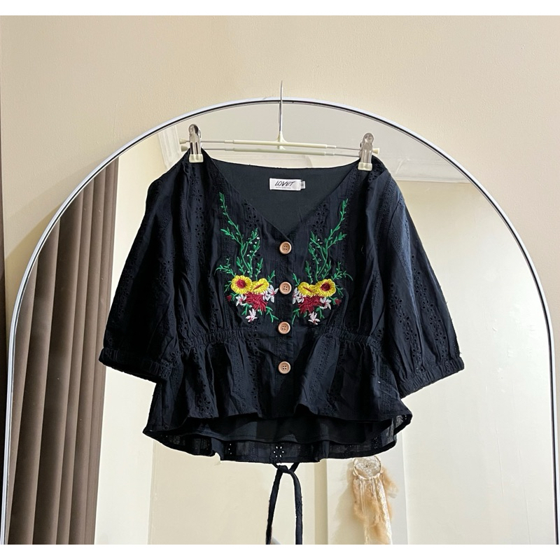 Blouse Hitam Bunga Bunga/Blouse Hitam/Atasan Lucu hitam