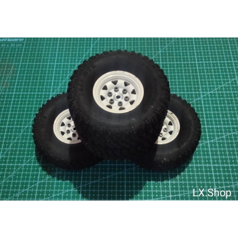 Velg Beadlock Metal + Ban Mickey Thompson Ukuran 1.55