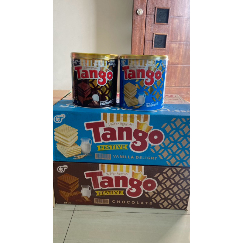 

WAFER TANGO KALENG 240gr (READY)