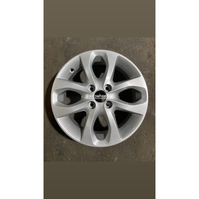 Velg OEM Nissan March R15
